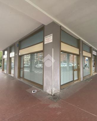 NEGOZIO A BORGARO TORINESE