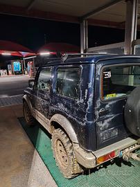 Suzuki samurai  Deluxe 2001 