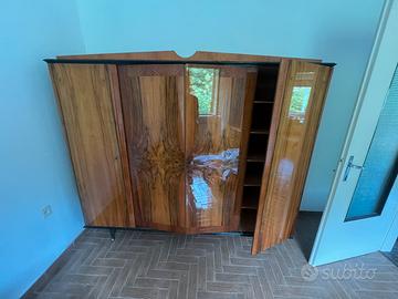 Camera da letto vintage completa in legno