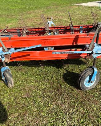 Ranghinatore a nastro / Rastrello