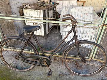 Biciletta epoca con freni a bacchetta