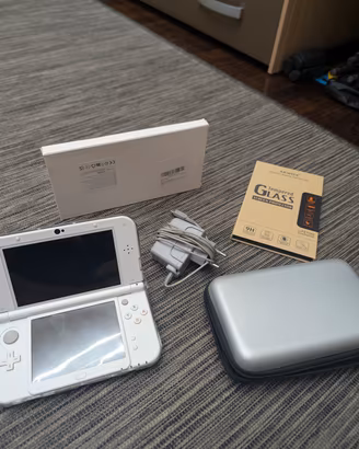 NEW NINTENDO 3DS XL White Pearl  + accessori