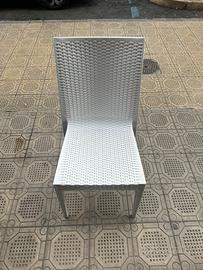 Sedie bianche in rattan