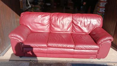 DIVANO IN PELLE