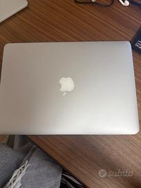 Apple MacBook Air 13” – Early 2015