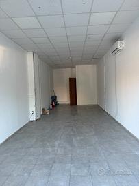 Locale commerciale - 40 mq in posizione centrale