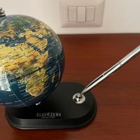 Mappamondo da scrivania con penna