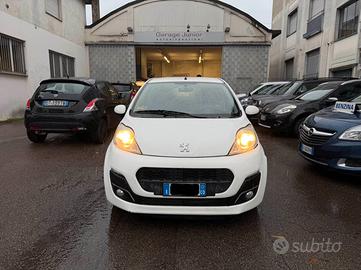 Peugeot 107 1.0 68CV 5p. Urban Move NEOPATENTATI