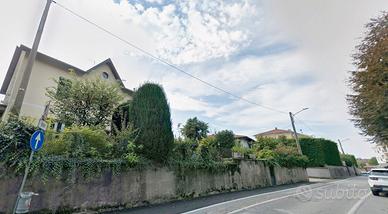 Stanza singola ad Appiano Gentile con bagno privat