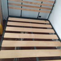 Letto matrimoniale con testata e rete doghe legno