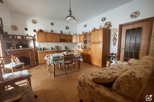 3 LOCALI A BOTRICELLO