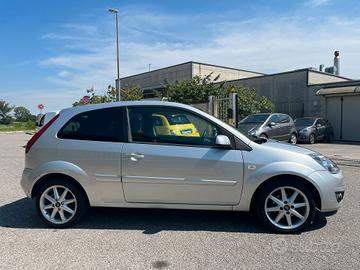 Ford Fiesta 1.6 TDCi 3p. Ghia