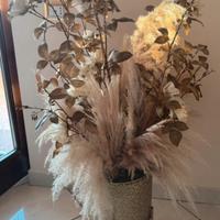 Pampas e fiori bianchi