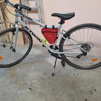 Bici trekking ibrida Btwin riverside 120