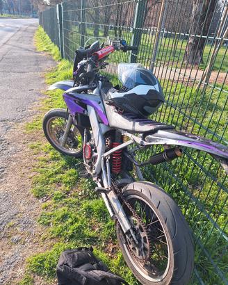 motard  hm 50 derapage 