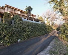 Villa vicinissima al centroGiardino 1500mq