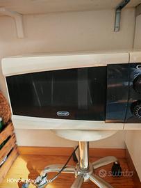 Forno microonde De Longhi Compact Wave