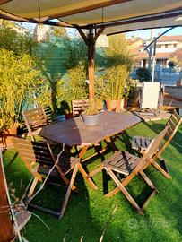 Tavolo con 5 sedie in legno