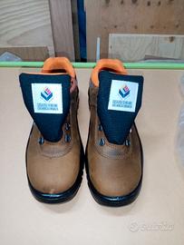 Scarponi antinfortunistici a norma cassa edile