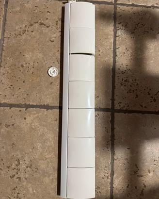 Passacavi verticale per scrivania