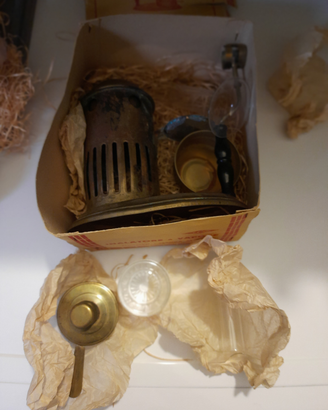 Antico inalatore a vapore in ottone