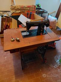 Macchina per cucire Singer anni '60