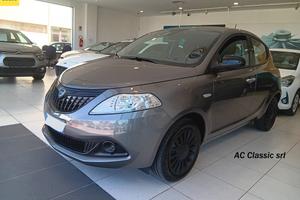Lancia Ypsilon Hybrid Silver 1.0 (70 cv)