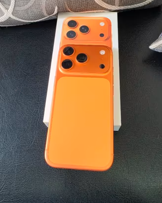Iphone 17 Pro Arancione Cosmico 256 GB come Nuovo