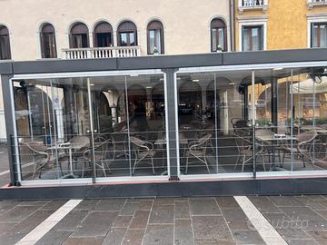 Pedana esterna da bar