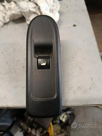 INTERRUTTORE ALZACRISTALLI ELETTR.ANT DX CITROEN C