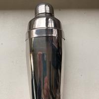 Shaker per cocktail.