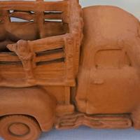 CAMIONETTA IN TERRACOTTA  PER GIARDINO