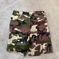 Pantalone verde con dettagli stile militare