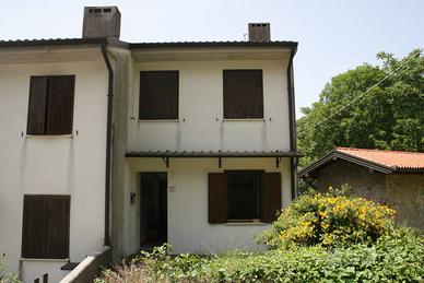 Villa a schiera di testa - Montenars