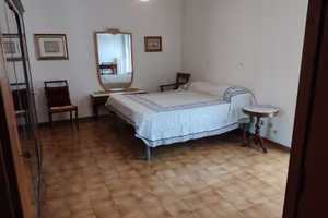Stanza in appartamento condiviso con studentesse
