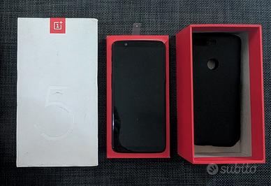 OnePlus 5T 8gb Ram 128 Rom, per pezzi di ricambio.