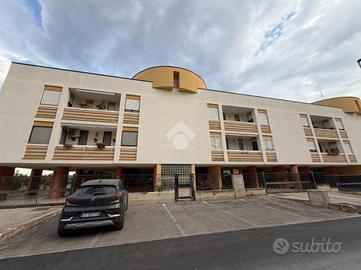 4 LOCALI A BARI