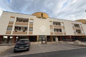 4 LOCALI A BARI