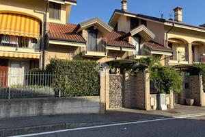 VILLA A SCHIERA A SAN MAURIZIO CANAVESE