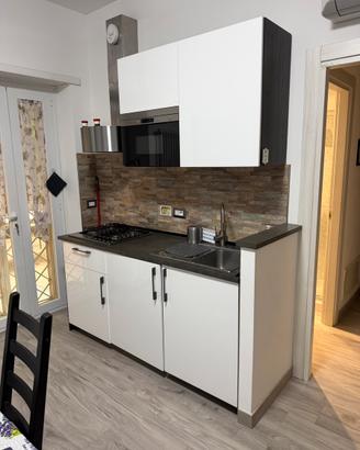 Vendit Cucina i800€ trattabili