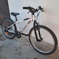 Bici Mountain bike Rockrider ST100 24"