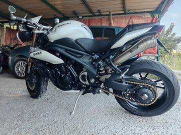 Triumph Speed triple 1050 ABS