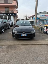 Volkswagen Golf 1.0 eTSI EVO DSG Life NESSUN VINCO