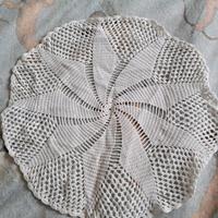 centrino ad uncinetto  vintage handmade lavoro 