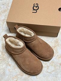 UGG Classic Super Mini Stivali Castagna Taglia 37