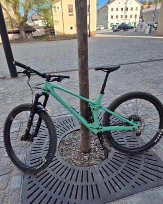 Bici YT Izzo Core 2 2024