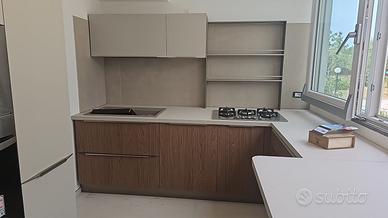 Cucina grande come nuova