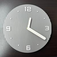 Orologio da parete grigio artigianale, leggero