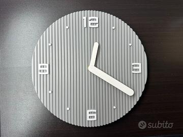 Orologio da parete grigio artigianale, leggero