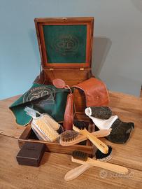 Scatola legno set pulizia scarpe Sander's e varie - Abbigliamento e  Accessori In vendita a Brescia